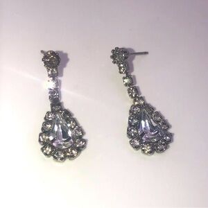 𝅺vtg Rhinestone Costume Stud Dangle Earrings 1.2”